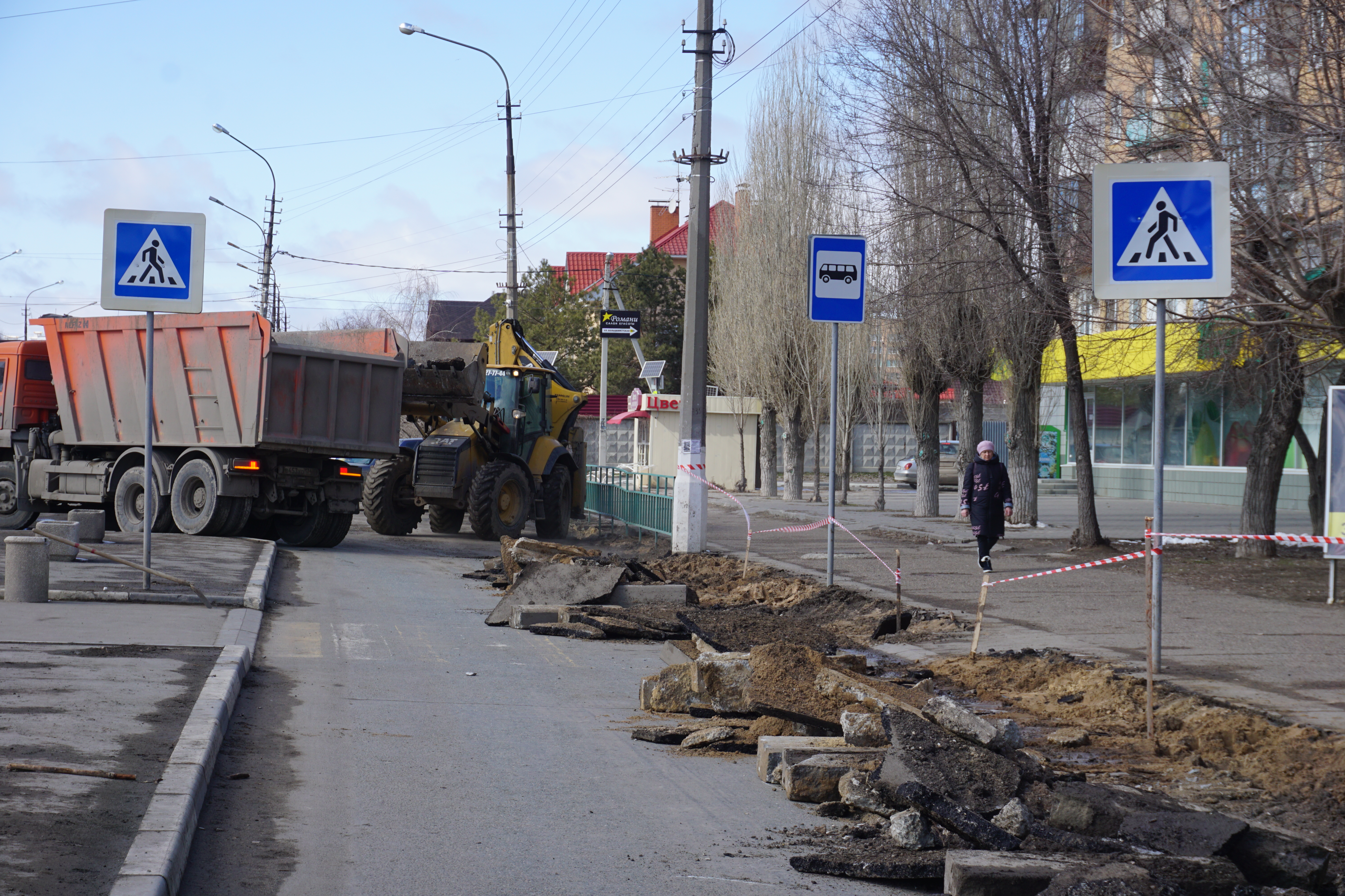 В Волжском продолжается ремонт основных дорожных магистралей 